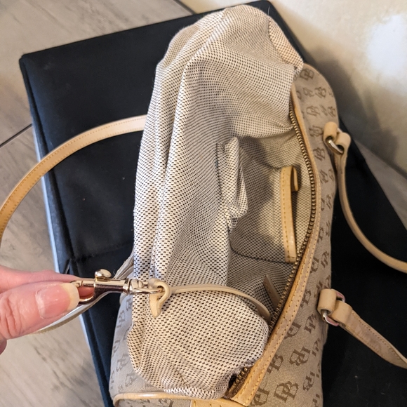 Dooney & Bourke barrel bag - Picture 11 of 14